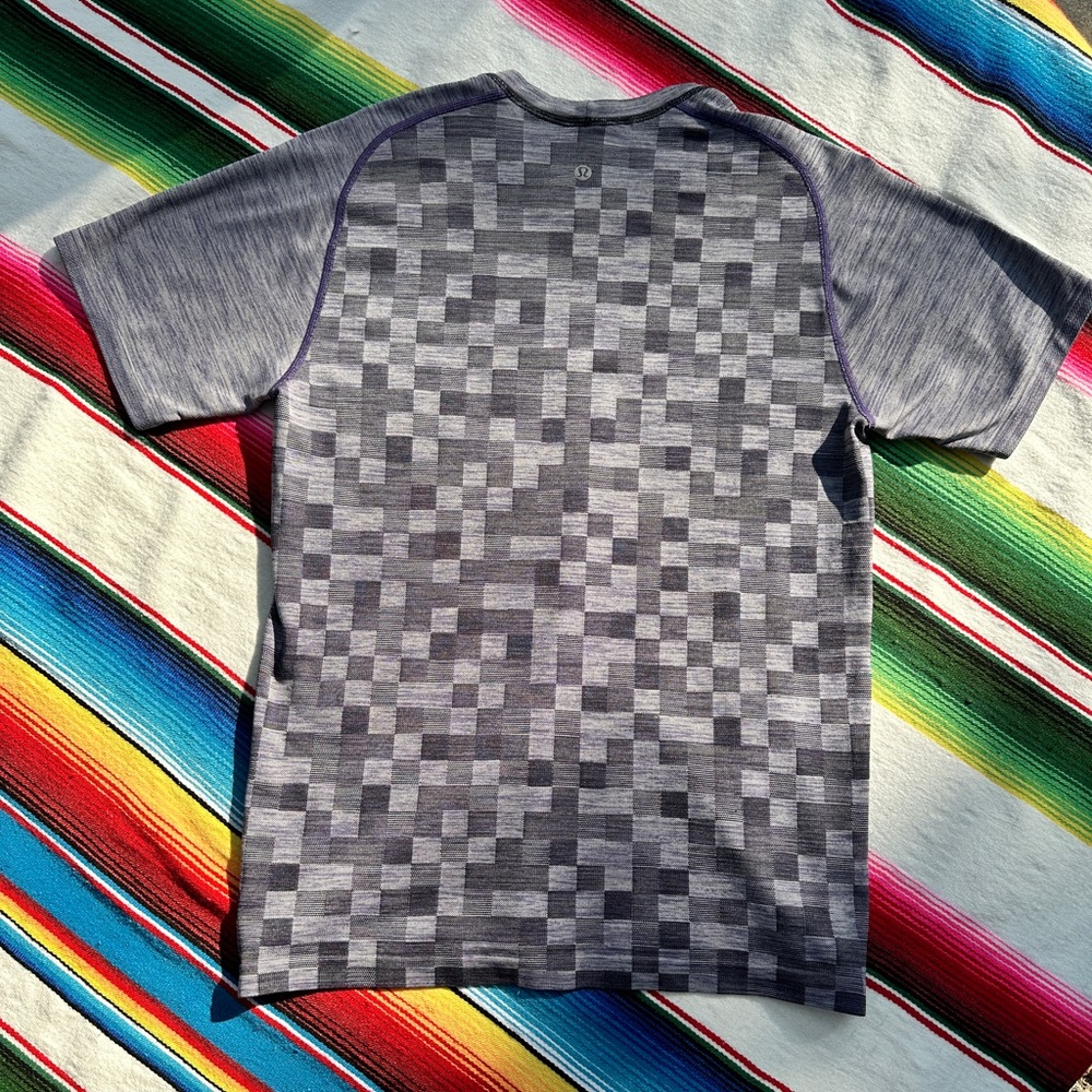 Lululemon shirt - Picture 2 of 2